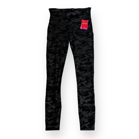 NWT SPANX Faux Leather Camo Leggings In Matte Black Womens Size M 20185R $110 - Picture 2 of 11